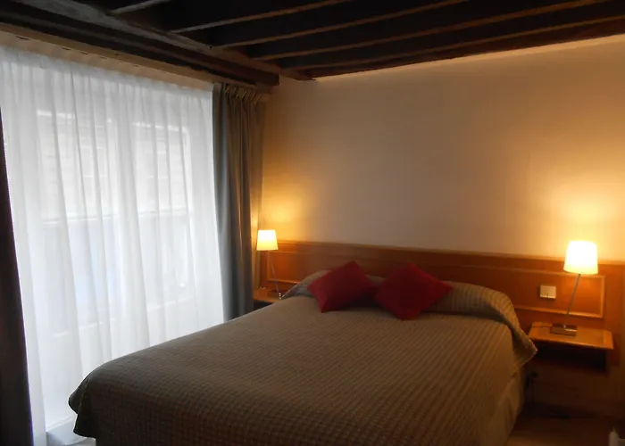 Hotel Le Compostelle Parigi